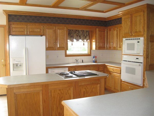 Building Photo - 111 E Marie Dr