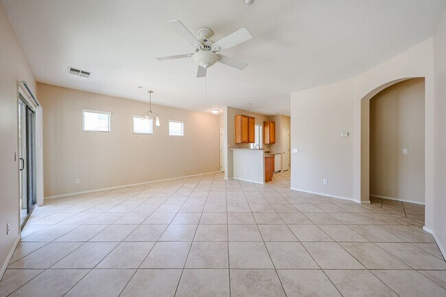 Foto del edificio - *GATED ENTRY*PRIME LOCATION*
