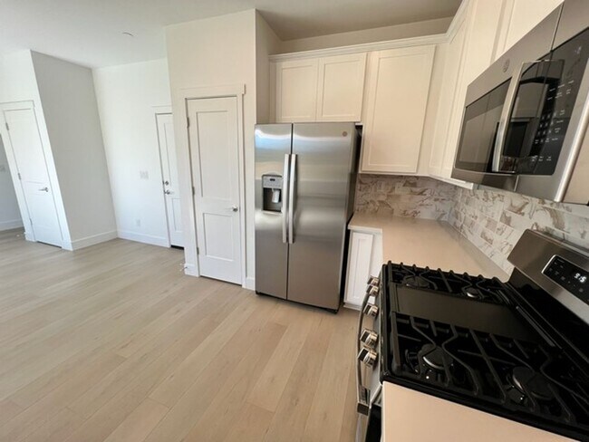 Foto del edificio - Brand New Three Bedroom Home in S. Reno