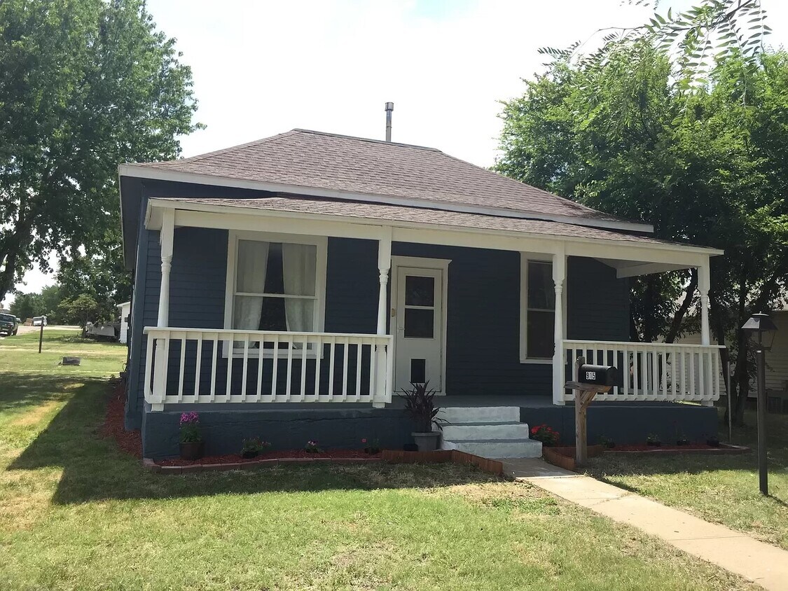 Primary Photo - 915 Prospect St