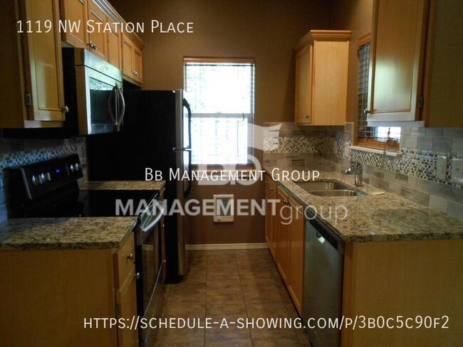 Building Photo - Orenco/Hillsboro Townhome Close to Intel &...