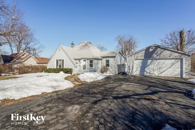 Building Photo - 123 Fairlawn Dr