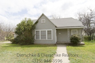 Building Photo - 1415 North St