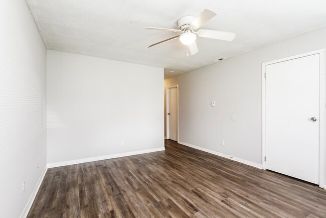 Building Photo - Wonderful 4 Bedroom Ranch Home