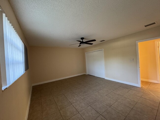 Building Photo - 5220 SW 43 TERRACE # 1-2 DANIA BEACH, 33314