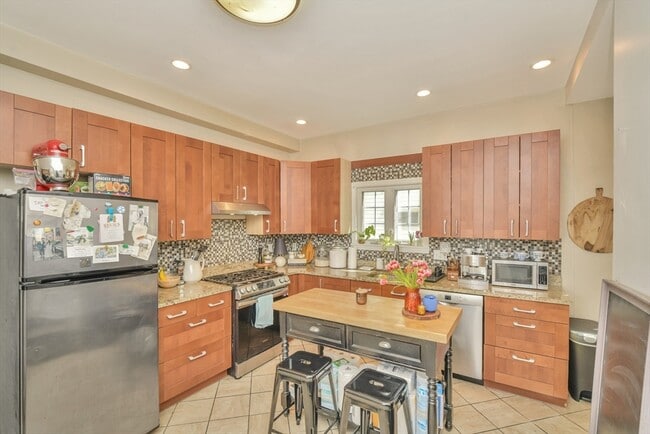 Building Photo - 88 Pearl St