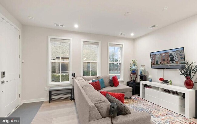 Building Photo - 7461 Backett Wood Ter