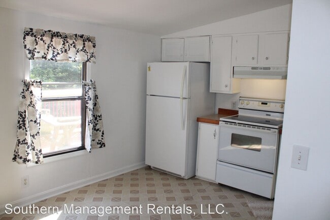 Building Photo - 3 br, 2 bath House - 83 Fairview Trail