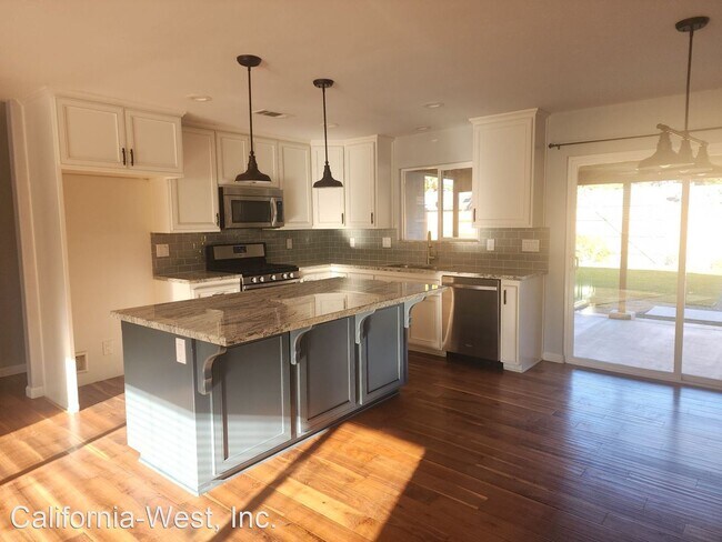 Building Photo - 3 br, 2 bath House - 1886 Vicente Drive