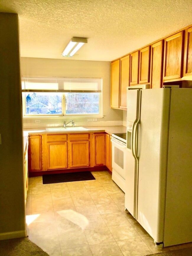 Building Photo - Beautiful Condo for rent in the Broadlands...