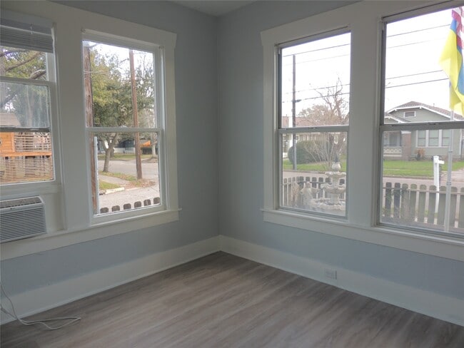 Building Photo - 3701 Bradley St