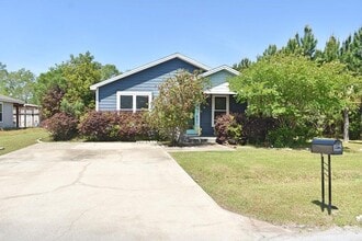 Building Photo - 416 Tropical Way