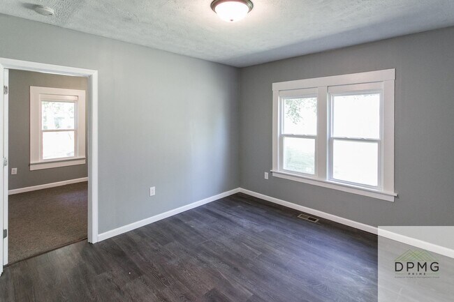 Building Photo - 1011 N. Pine St.