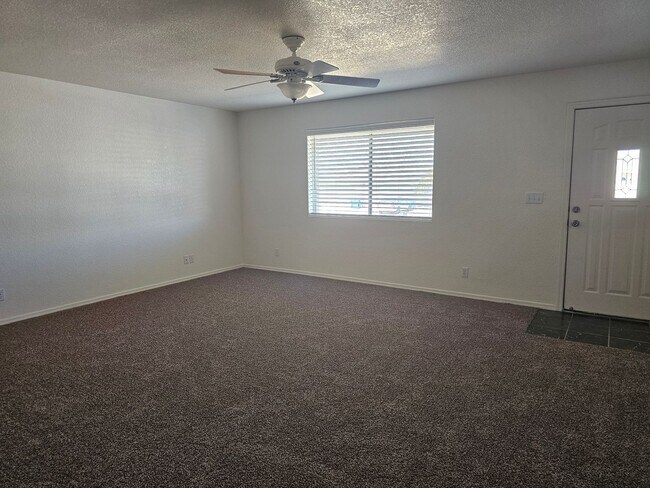 Building Photo - Unfurnished Long Term
