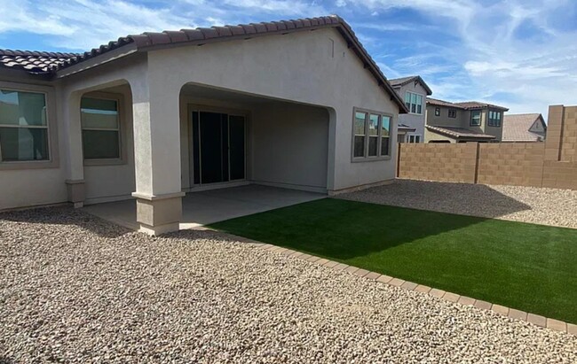 Building Photo - NEWER HOME IN ALORAVITA NORTH IN PEORIA