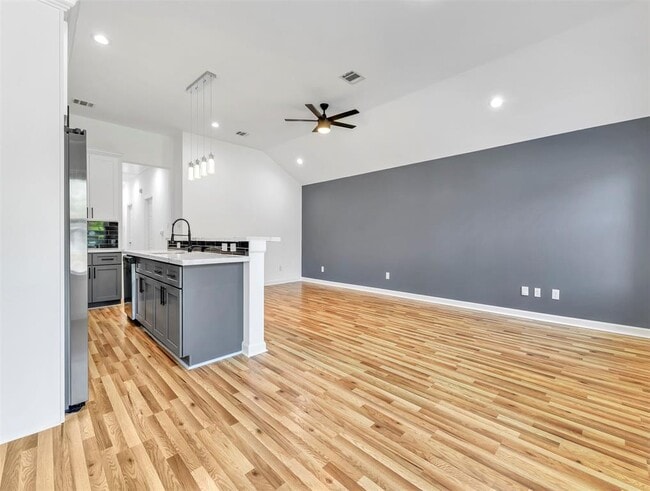 Foto del edificio - 7323 Iwo Jima Rd