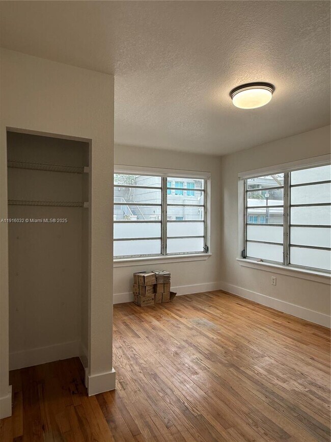 Foto del edificio - 723 2nd St