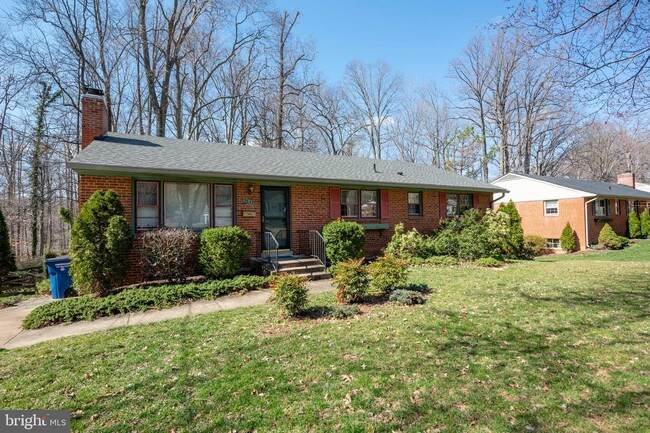 Building Photo - 5649 Ravenel Ln