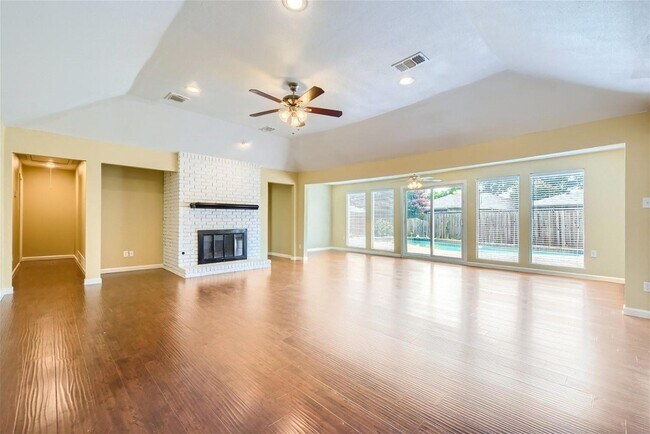 Building Photo - 2908 Newport Circle