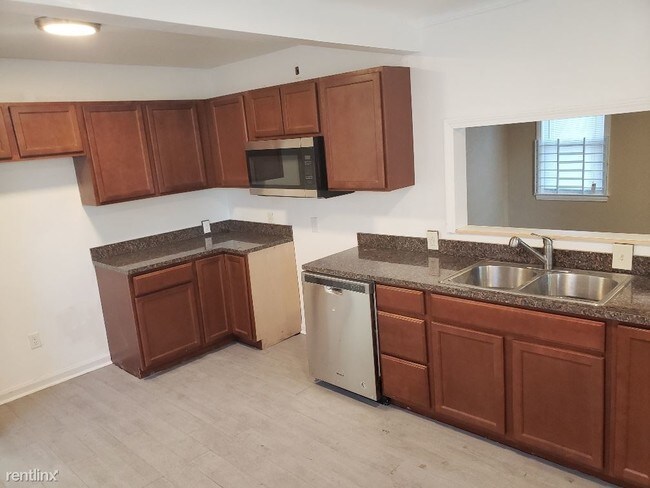 Foto del edificio - 16710 Greydale Ave