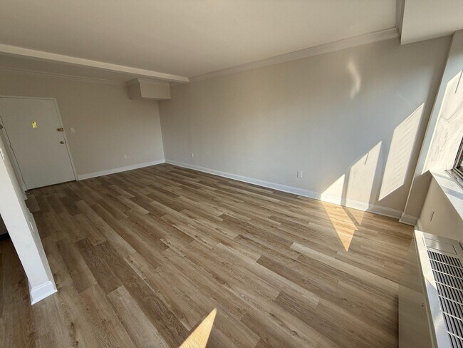 Foto del edificio - 4390 Lorcom Ln