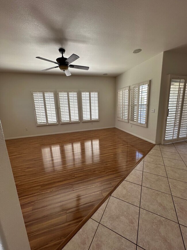 Foto del edificio - MUST SEE 2 BEDROOM CONDO IN SUMMERLIN!