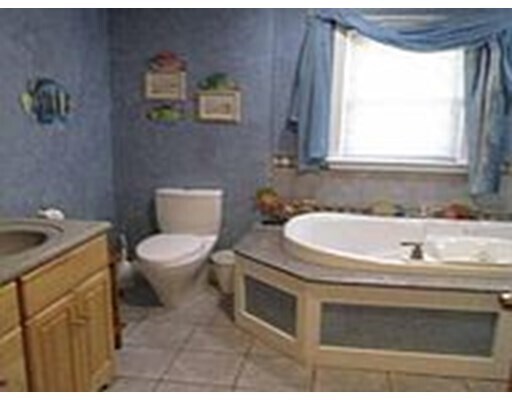 Building Photo - 44 Hicks Ave