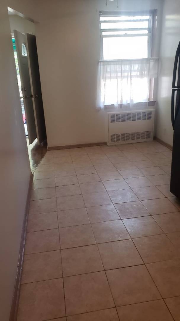 Foto del edificio - 1594 E 49th St