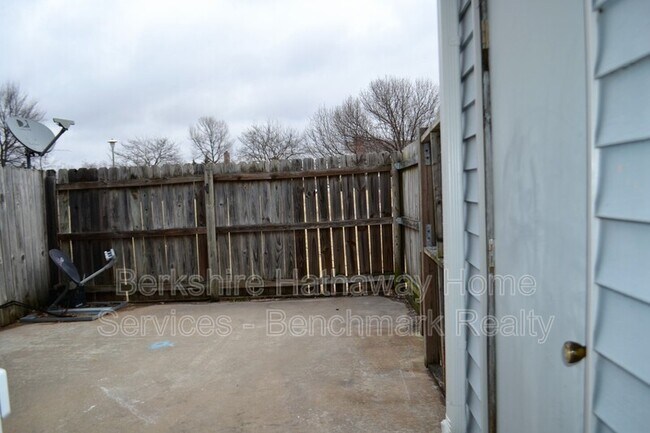 Foto del edificio - 3901 N Kickapoo Ave