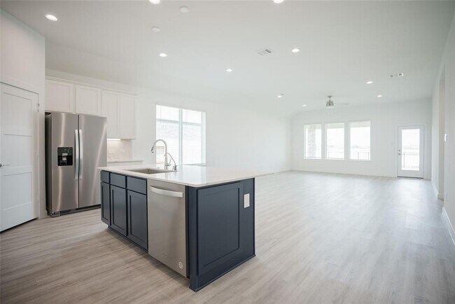 Foto del edificio - 1716 Lake Chase Dr