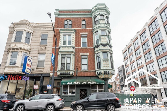 Building Photo - 217 W North Ave