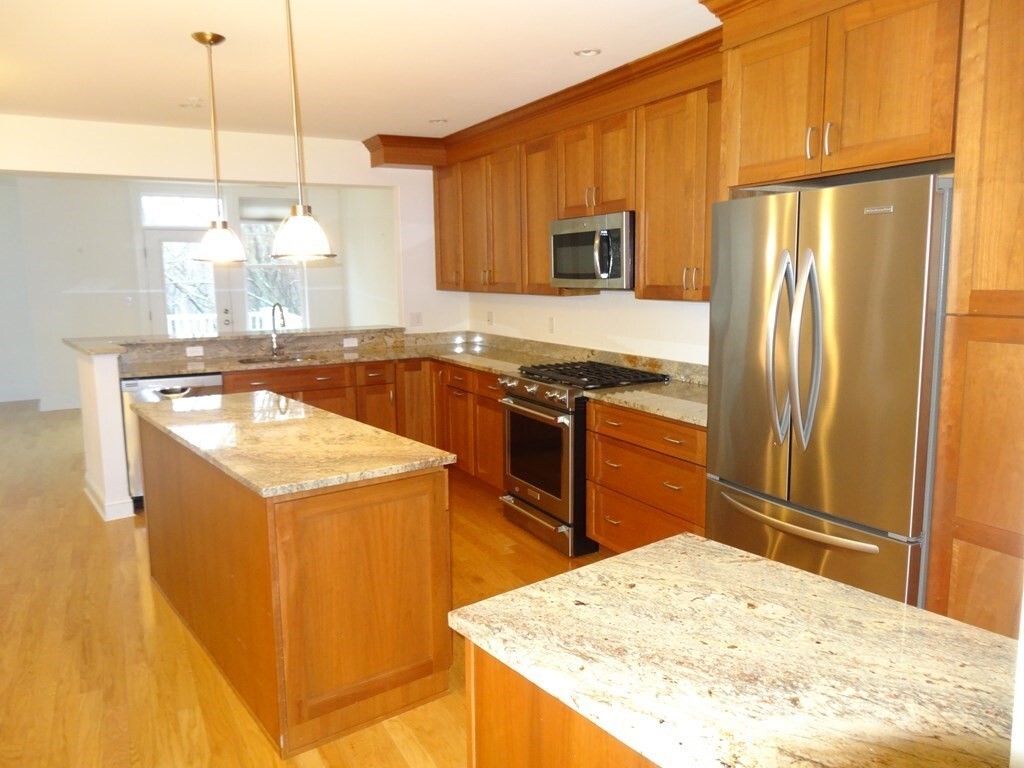 Primary Photo - 39 Taylor Dr