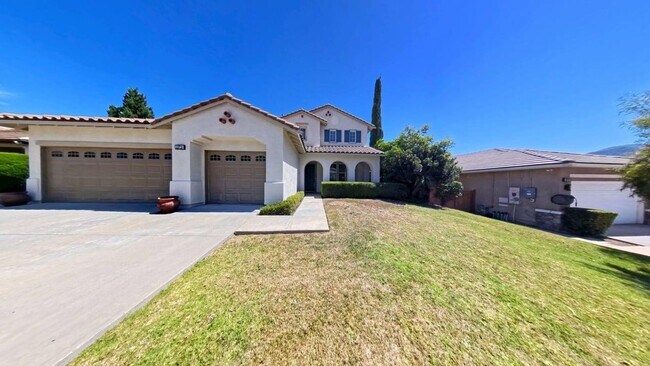 Foto del edificio - Welcome to your next dream home in Corona!