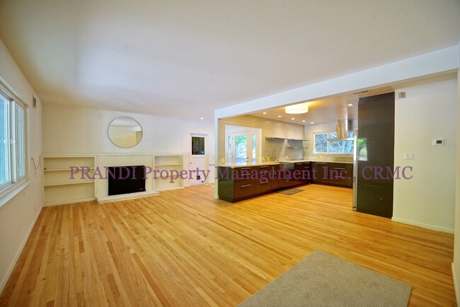 Building Photo - 36 Olive Ave