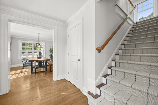 Building Photo - 36 Evergreen Rd