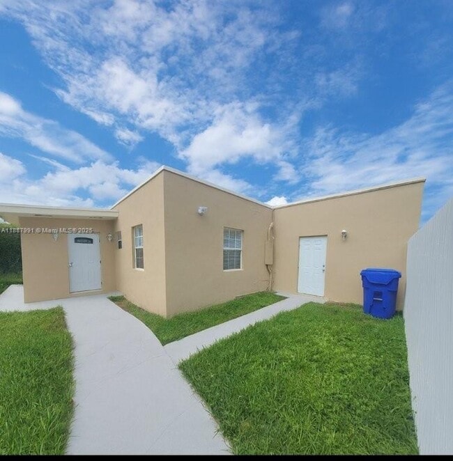 Building Photo - 2265 SW 15th St