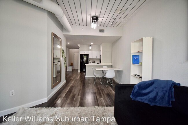 Building Photo - 1 br, 1 bath House - 2402 W Azeele St - #417