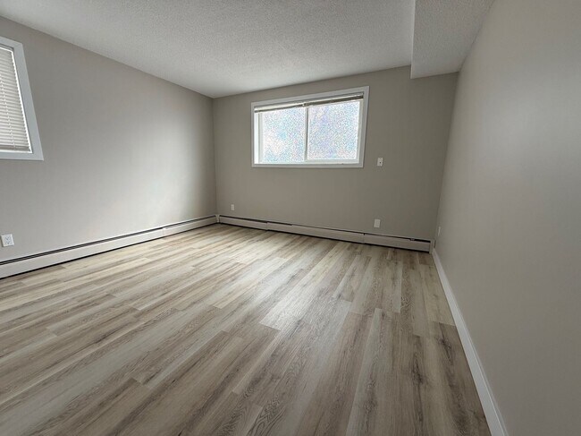 Photo du bâtiment - Apartment in Move-in-ready Bachelor Suite in Meadowlark