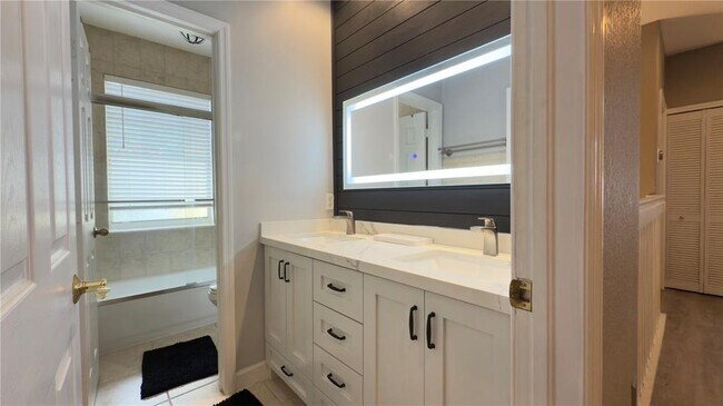 Foto del edificio - 1247 NW 165th Ave