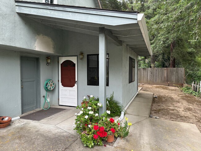 Building Photo - 88 Oak Grove Ave