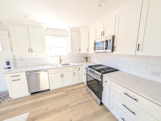 Foto del edificio - 564 Adele St