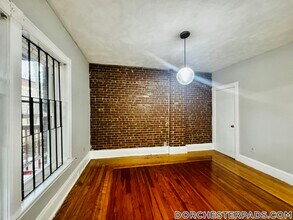 Building Photo - 76 Florida St