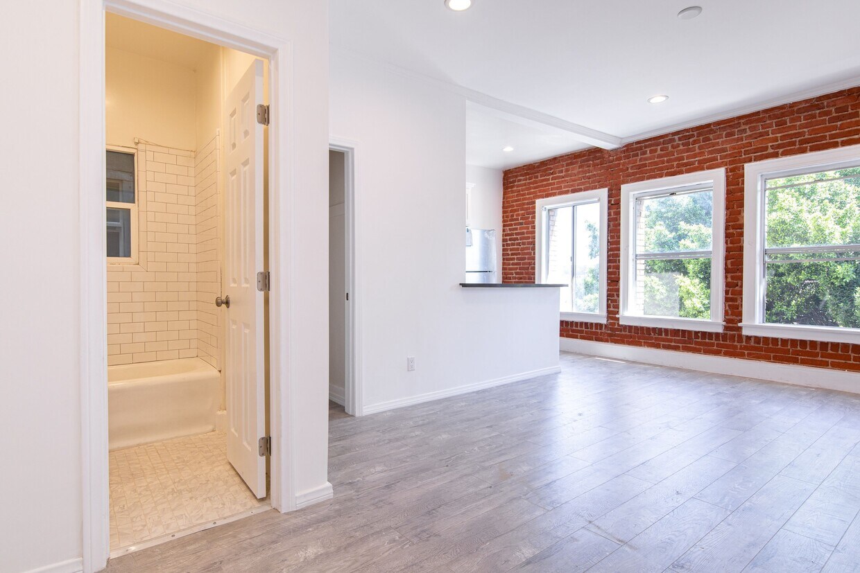 Western Apartments Los Angeles, CA