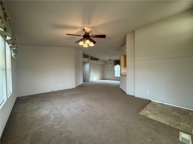 Foto del edificio - 10044 Kent Rd