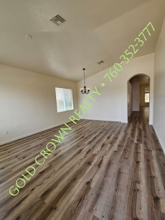 Building Photo - Home in McCabe School District