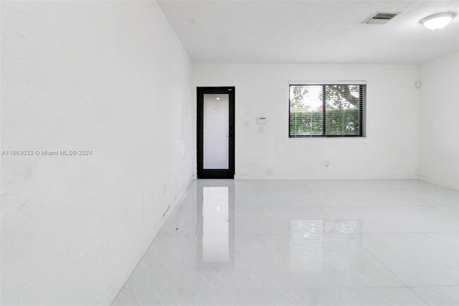 Building Photo - 6641 SW 42nd St