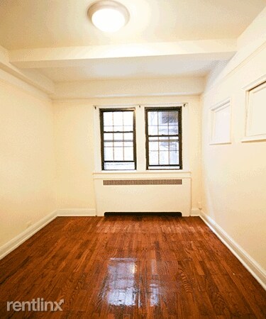Primary Photo - 3 br, 1 bath Apartment - 230 E 12th St