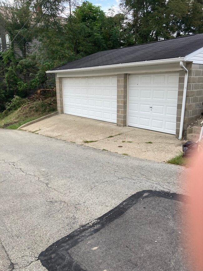 Building Photo - 853 Heslep Ave