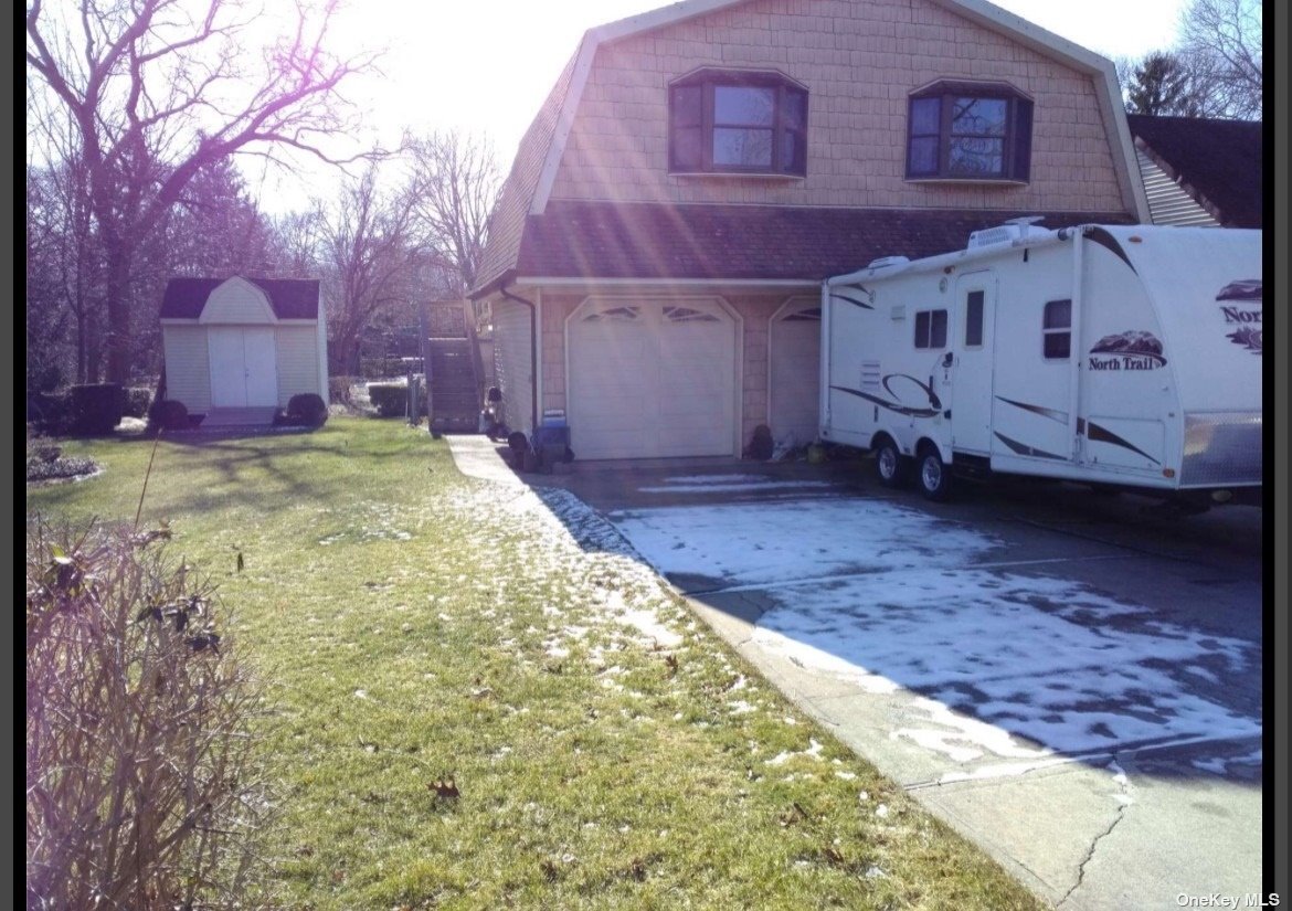 44 Pine St, Selden, NY 11784 House Rental in Selden, NY