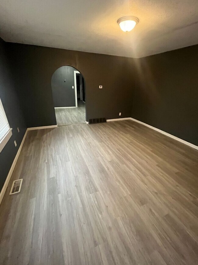 Foto del edificio - $795 - 2 bed 1 bath - Duplex